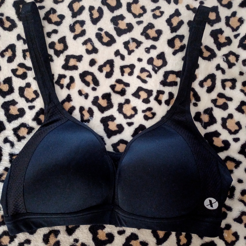 NWOT Xersion Sports Bra - Size Small